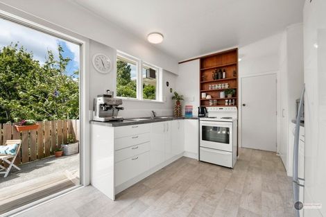 Photo of property in 38 Holborn Drive, Stokes Valley, Lower Hutt, 5019