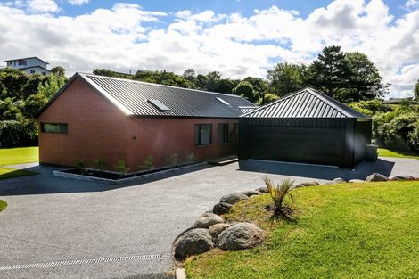 Photo of property in 23c Arden Place, Oakura, 4314