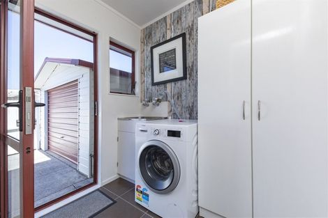 Photo of property in 119a Bolton Street, Blockhouse Bay, Auckland, 0600