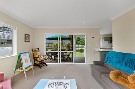 Photo of property in 6 Settlers Grove, Orewa, 0931