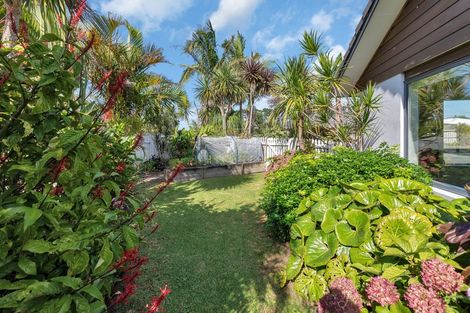 Photo of property in 55 Pyle Road West, One Tree Point, 0118