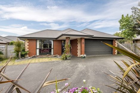 Photo of property in 15 Hideaway Gate, Parklands, Christchurch, 8083