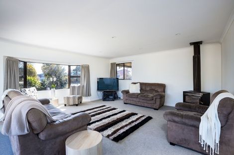 Photo of property in 12 Ash Place, Whalers Gate, New Plymouth, 4310