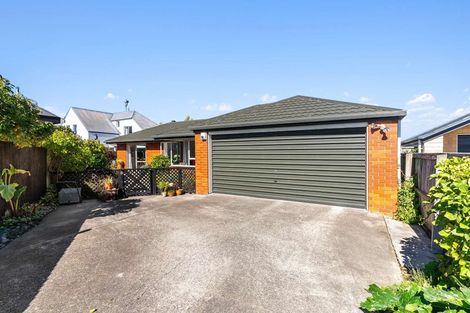 Photo of property in 2/49 Sawyers Arms Road, Northcote, Christchurch, 8052