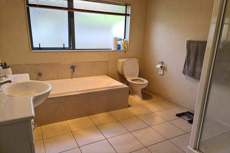 Photo of property in 6 Anrath Close, East Tamaki, Auckland, 2016