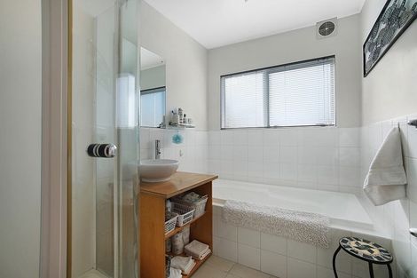 Photo of property in 2/10 Counsel Terrace, Mount Albert, Auckland, 1025