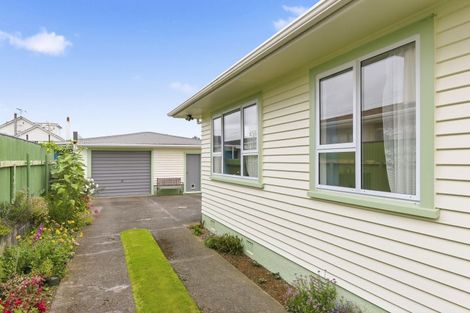 Photo of property in 9 Chester Street, Levin, 5510