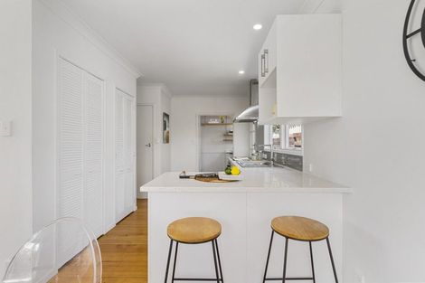 Photo of property in 7b Anne Road, Hillcrest, Auckland, 0627