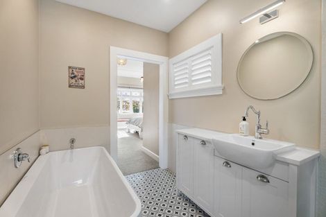 Photo of property in 80 Sarsfield Street, Herne Bay, Auckland, 1011