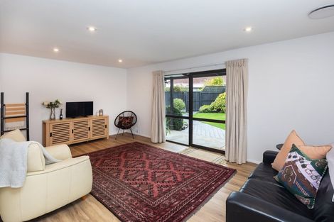 Photo of property in 2/48 Mcfaddens Road, St Albans, Christchurch, 8052