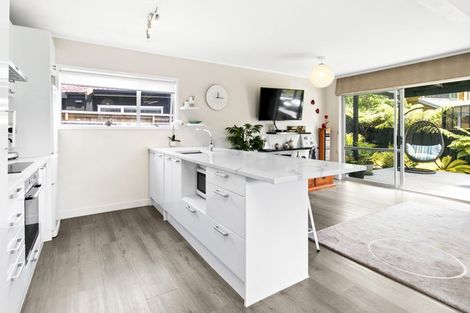 Photo of property in 2 Titiwai Place, Birkenhead, Auckland, 0626