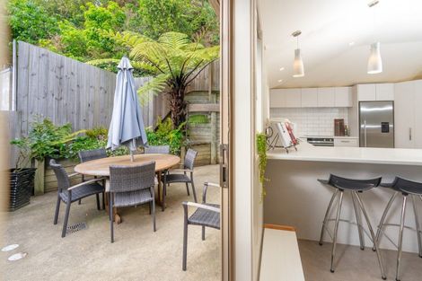 Photo of property in 23 Doris Gordon Crescent, Crofton Downs, Wellington, 6035