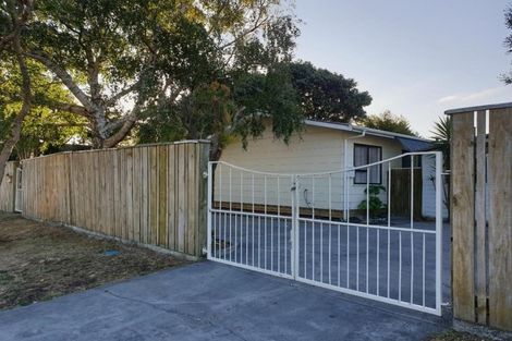 Photo of property in 22 Linwood Drive, Paraparaumu, 5032