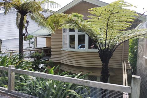 Photo of property in 142 Russell Terrace, Berhampore, Wellington, 6023