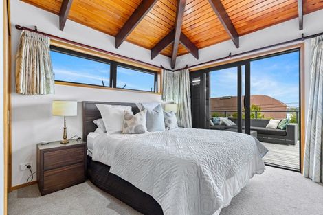 Photo of property in 35 Rothesay Bay Road, Rothesay Bay, Auckland, 0630