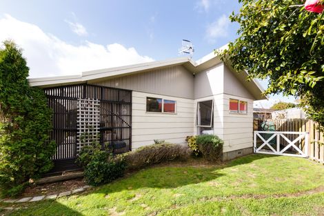 Photo of property in 17b Cecil Place, Cloverlea, Palmerston North, 4412