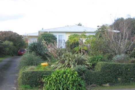 Photo of property in 12 Churchill Avenue, Manurewa, Auckland, 2102