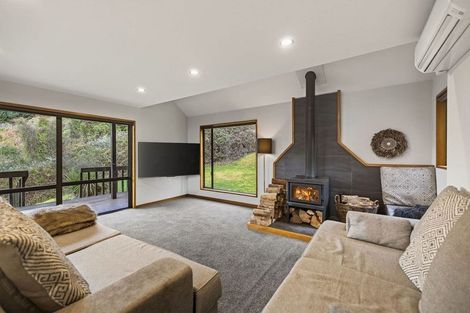 Photo of property in 4 Moss Lane, Sunshine Bay, Queenstown, 9300