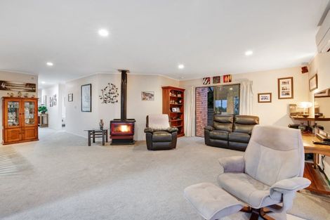 Photo of property in 99 Waldorf Crescent, Orewa, 0931