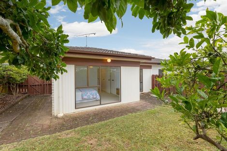 Photo of property in 6b Ursula Place, Half Moon Bay, Auckland, 2012