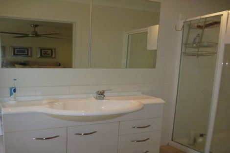 Photo of property in 16 Catrina Avenue, Birkenhead, Auckland, 0626