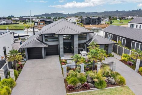 Photo of property in 13 Awatea Drive, Whitianga, 3510