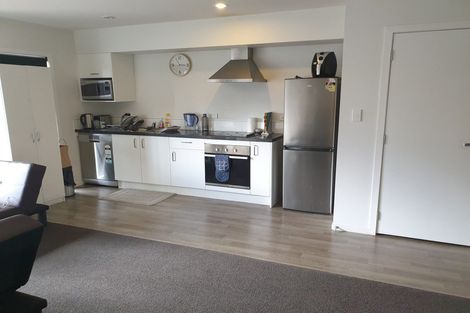 Photo of property in 2/100 Knighton Road, Hillcrest, Hamilton, 3216