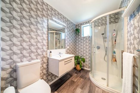 Photo of property in 2/22 Burns Grove, Trentham, Upper Hutt, 5018