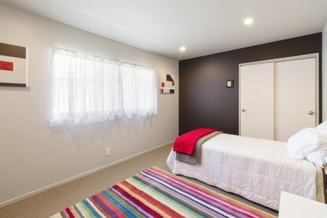 Photo of property in 21 Gardone Terrace, Conifer Grove, Takanini, 2112