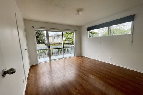 Photo of property in 18 Pankhurst Place, Sunnyvale, Auckland, 0612