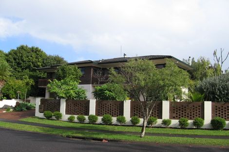Photo of property in 10 Cyclades Place, Shelly Park, Auckland, 2014