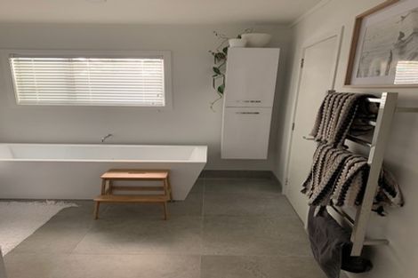 Photo of property in 2/14 Finchley Road, Torbay, Auckland, 0630