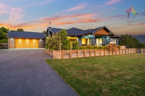 Photo of property in 13 Mount Marua Way, Timberlea, Upper Hutt, 5018