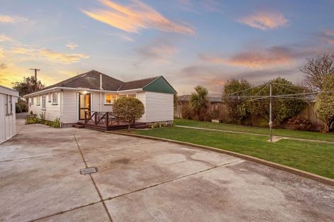 Photo of property in 12 Wildwood Avenue, Wainoni, Christchurch, 8061