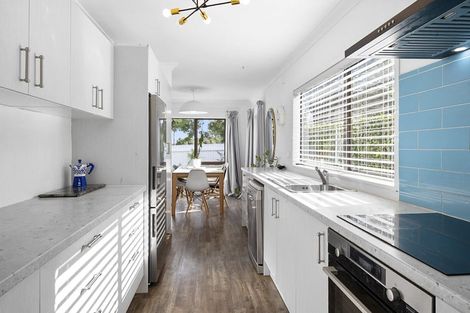 Photo of property in 17 Kipling Drive, Whalers Gate, New Plymouth, 4310