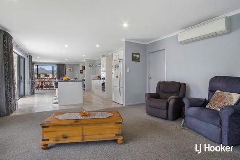 Photo of property in 11 Reel Road, Athenree, Waihi Beach, 3611