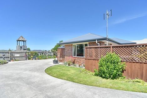 Photo of property in 12 Amberley Beach Road, Amberley, 7410