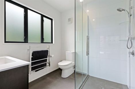 Photo of property in 3a Plains View, Mount Pleasant, Christchurch, 8081