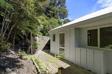 Photo of property in 233a Whites Line East, Waiwhetu, Lower Hutt, 5010