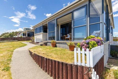 Photo of property in 47 Paynters Avenue, Strandon, New Plymouth, 4312