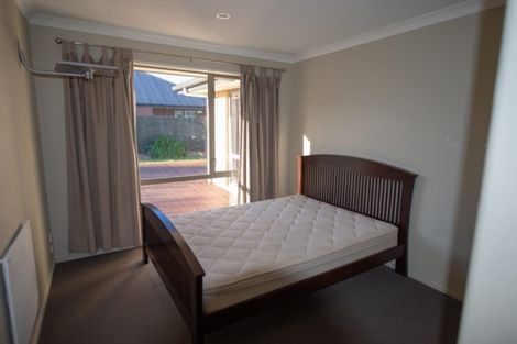 Photo of property in 3 Rooney Place, Aidanfield, Christchurch, 8025