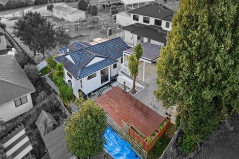 Photo of property in 15a Correa Court, Goodwood Heights, Auckland, 2105