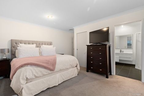 Photo of property in 15 Ridge View Crescent, Pukekohe, 2120