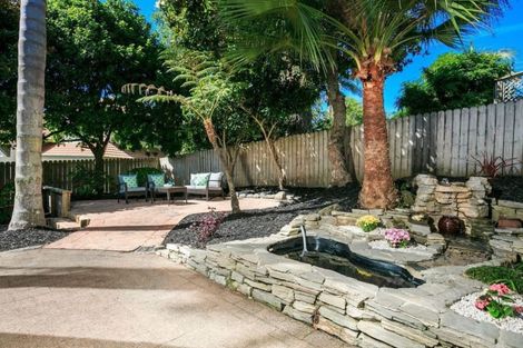 Photo of property in 17 Goldfinch Rise, Unsworth Heights, Auckland, 0632