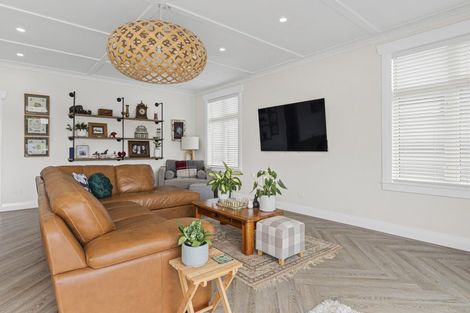 Photo of property in 33 Ballance Street, Lower Vogeltown, New Plymouth, 4310