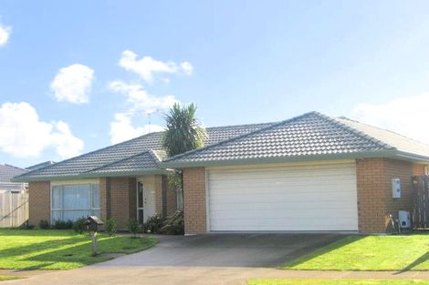 Photo of property in 5 Chapletown Drive, East Tamaki, Auckland, 2016