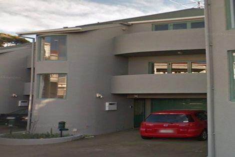 Photo of property in 5 Oak Grove, Mount Cook, Wellington, 6011