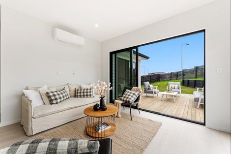 Photo of property in 35 Brigitte View, Snells Beach, 0920