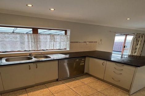 Photo of property in 67 Glenveagh Park Drive, Weymouth, Auckland, 2103