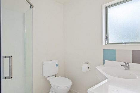 Photo of property in 2/23 Ludlow Terrace, Totara Vale, Auckland, 0627